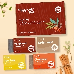 Friendly Soap prírodné mydlo darčeková sada mydiel Spicy and Woody 4x 95g